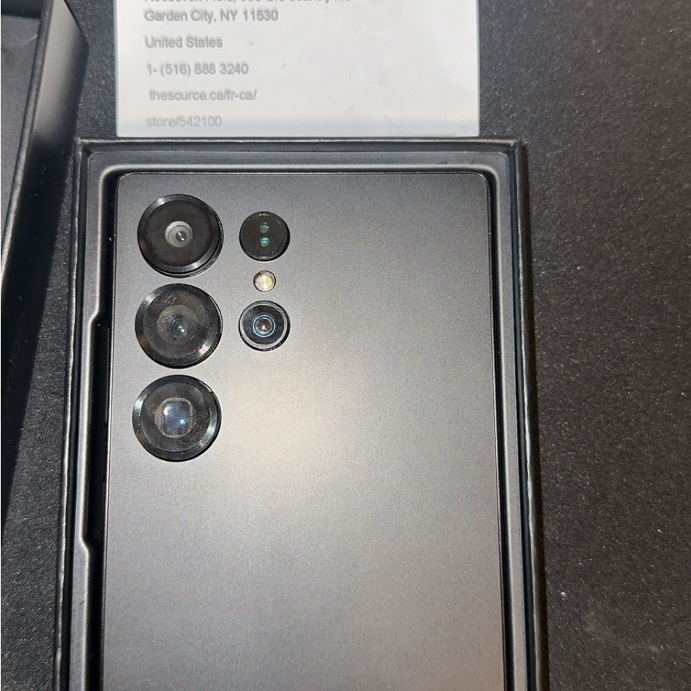 Samsung Smartphone with Black Finish - Picture 2 of 3